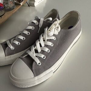 Size 8.5 grey sneaker